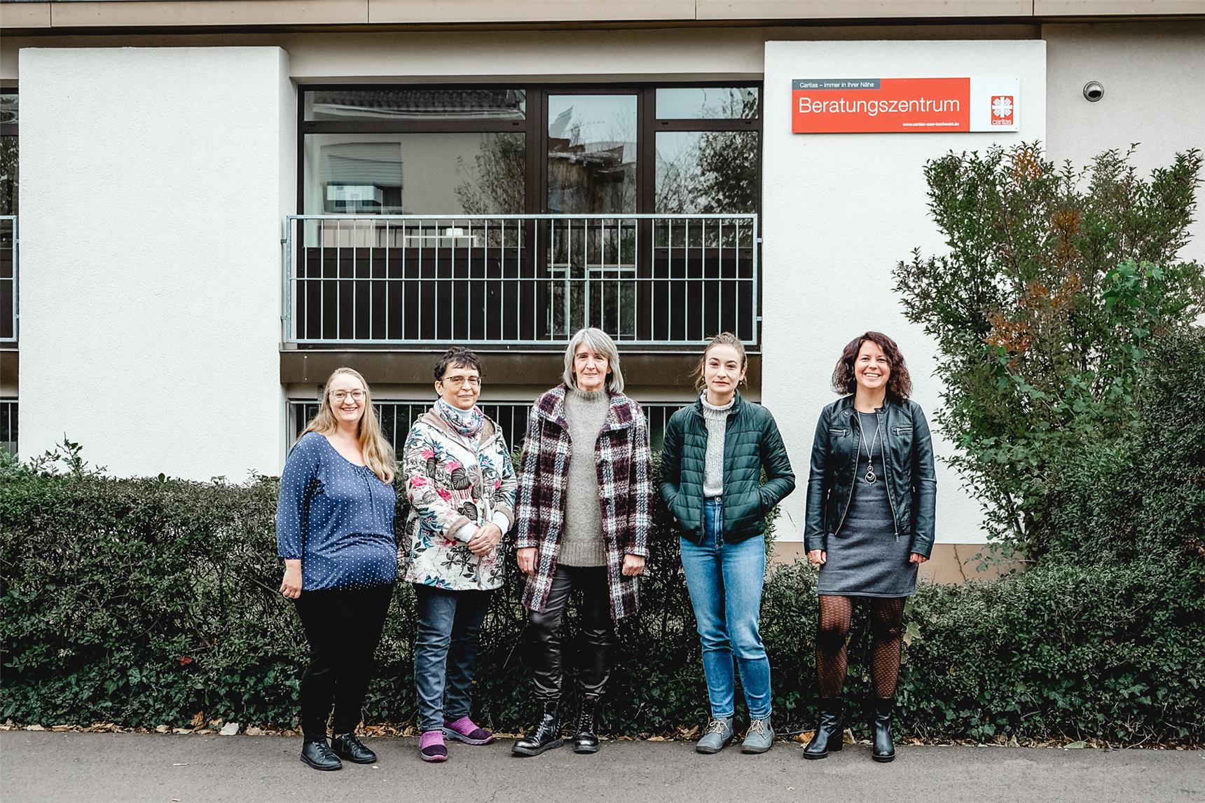 Personen von links nach rechts: Isabella Jäschke, Petra Richter-Hauser, Klaudia Schmitt, Michelle Hein und Manuela Koll.